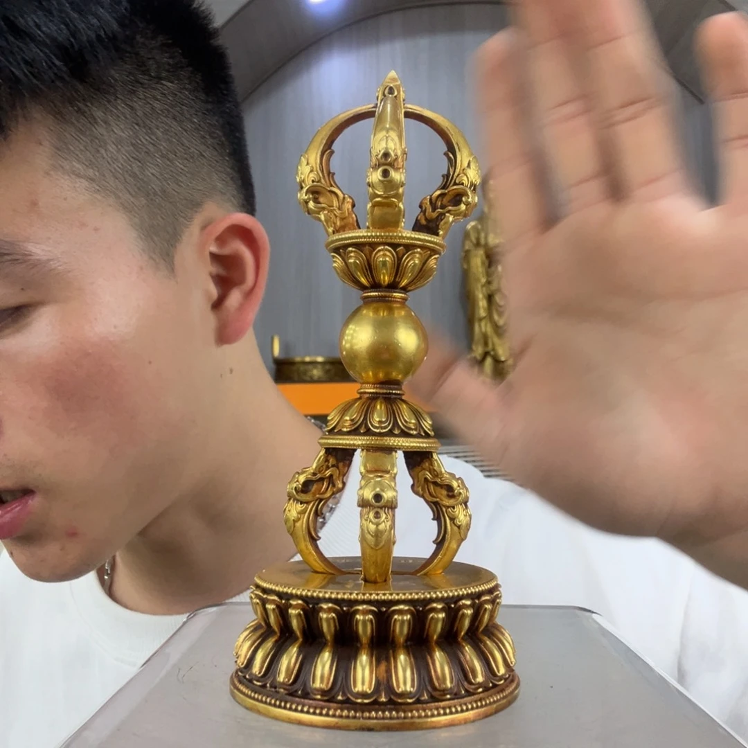 岐****西佛像的造型和造型都