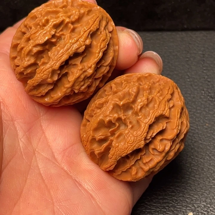 文玩核桃把件秦岭野生核桃