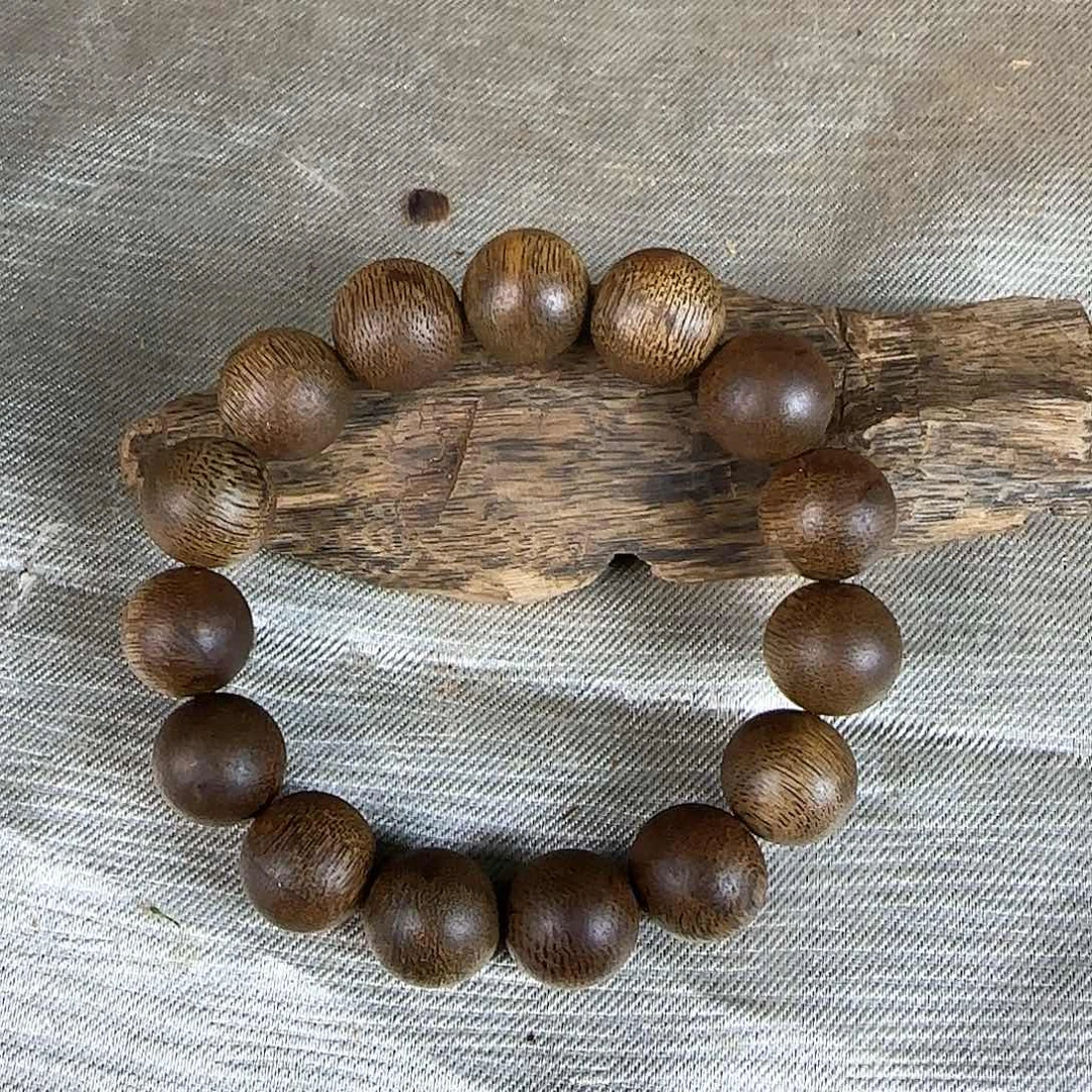 沉香碎屑沉香勾丝➕白棋母树14圆珠收藏级27克多样性发一