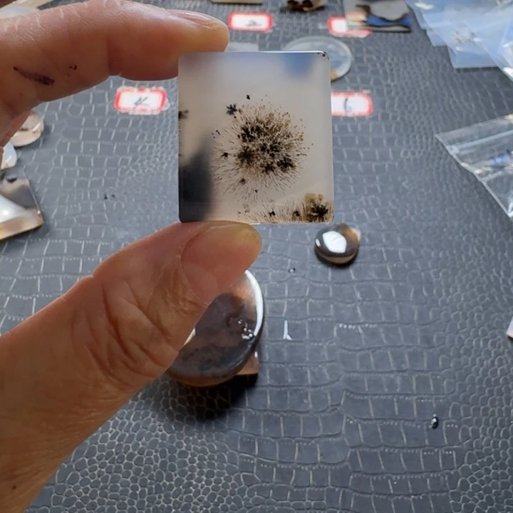 玛瑙/玉髓未镶嵌珠宝奇石