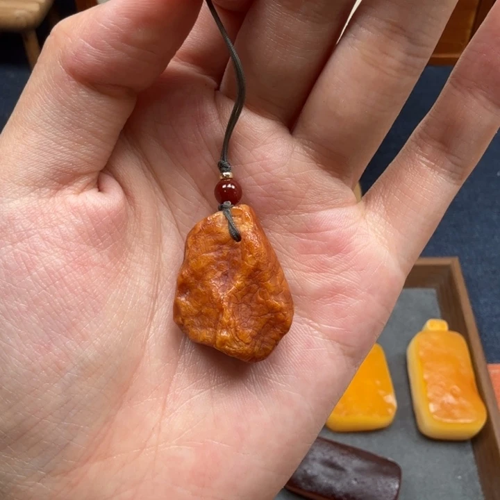 蜜蜡未镶嵌吊坠(赠链)