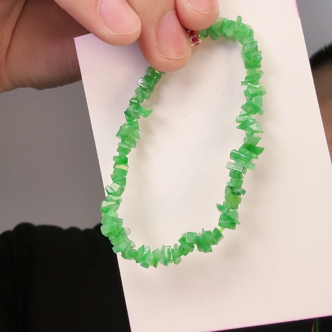 翡翠颈饰未镶嵌一件