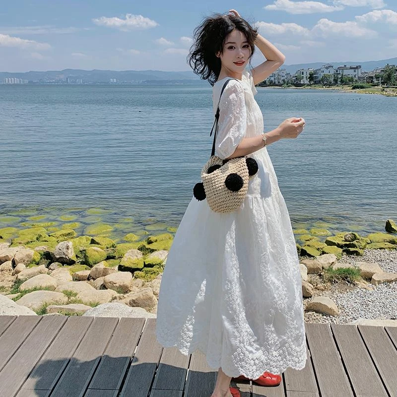 气质女神范蕾丝刺绣连衣裙女2025夏季新款高端精致褶皱甜美小白裙