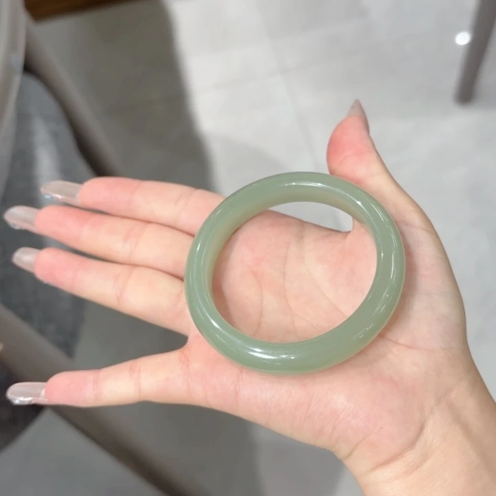 东陵石手镯未镶嵌
