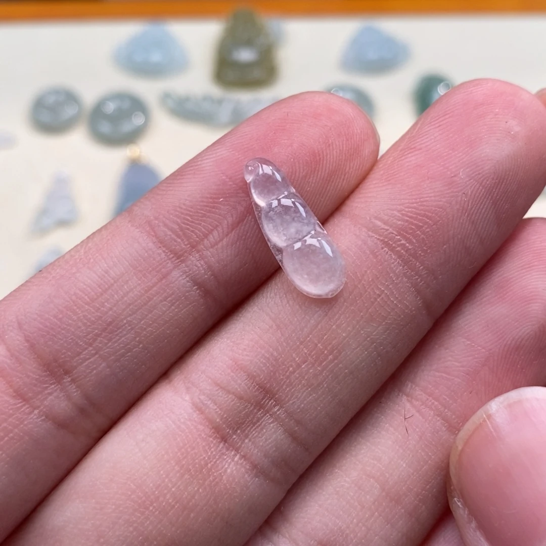 南***⁴翡翠未镶嵌颈饰吊坠