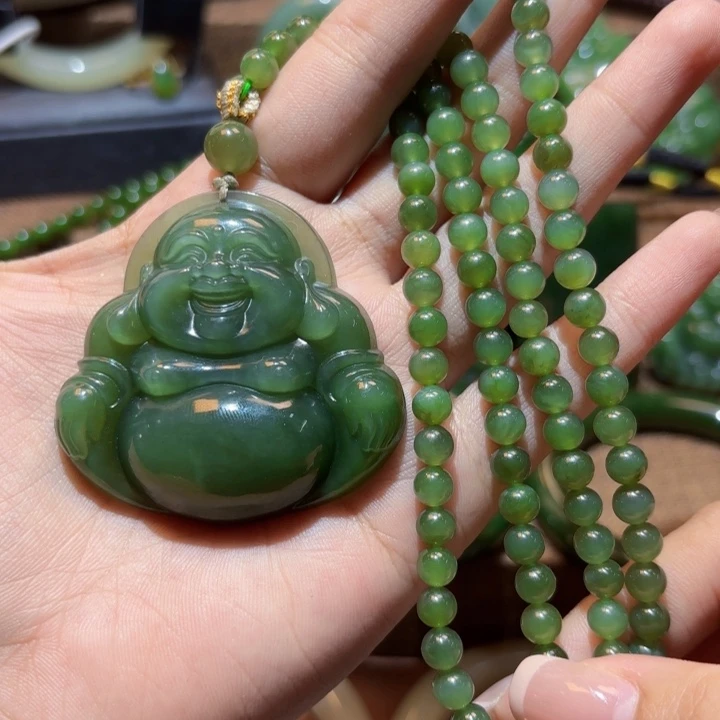 颈饰未镶嵌和田玉（碧玉）