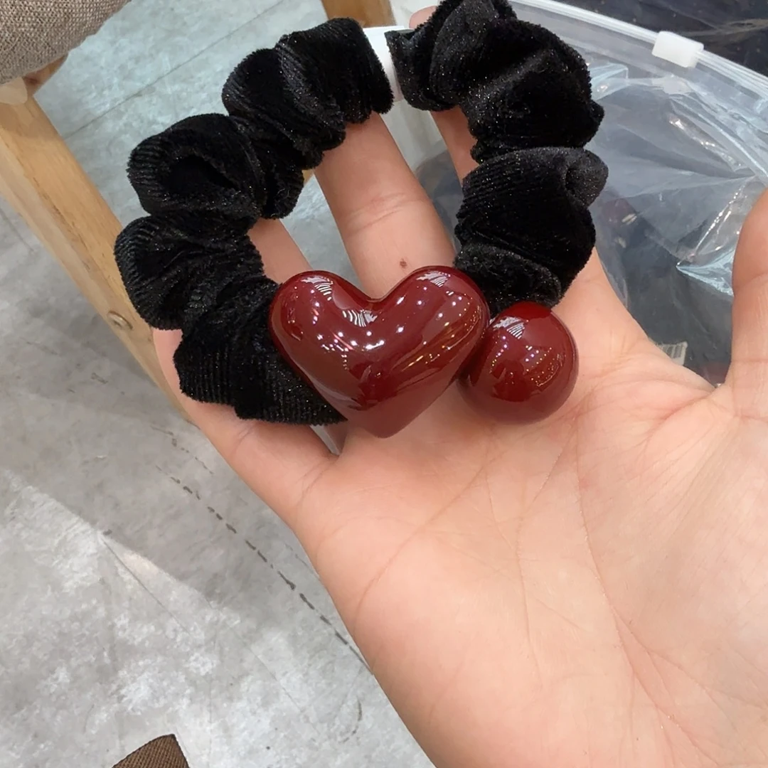 布艺非金属爱心发绳