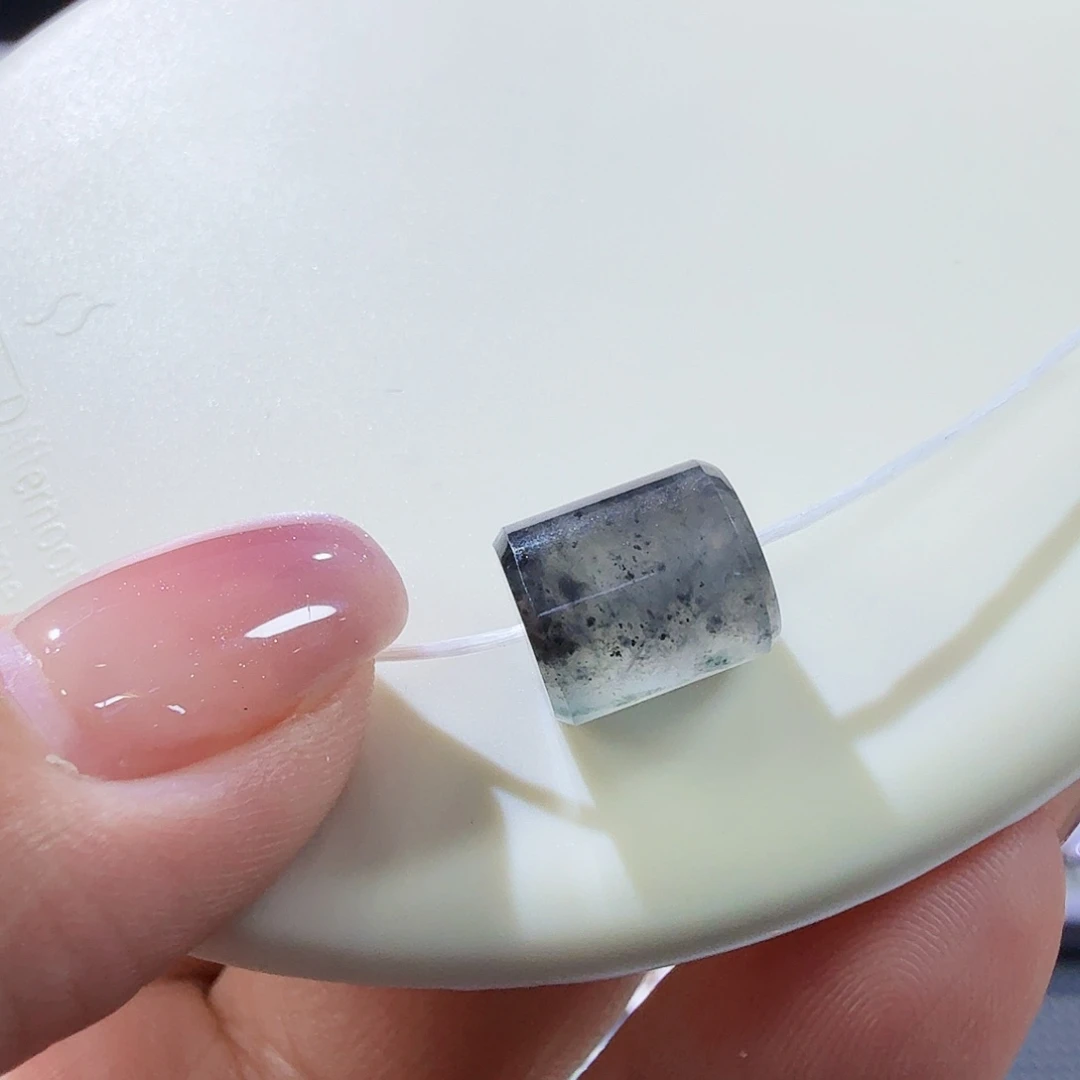 翡翠未镶嵌颈饰裸石