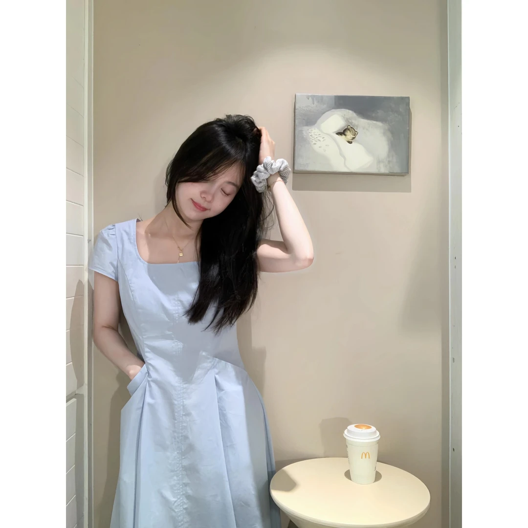 2025夏季法式通勤风出游方领连衣裙女高腰气质极简短袖a字长裙