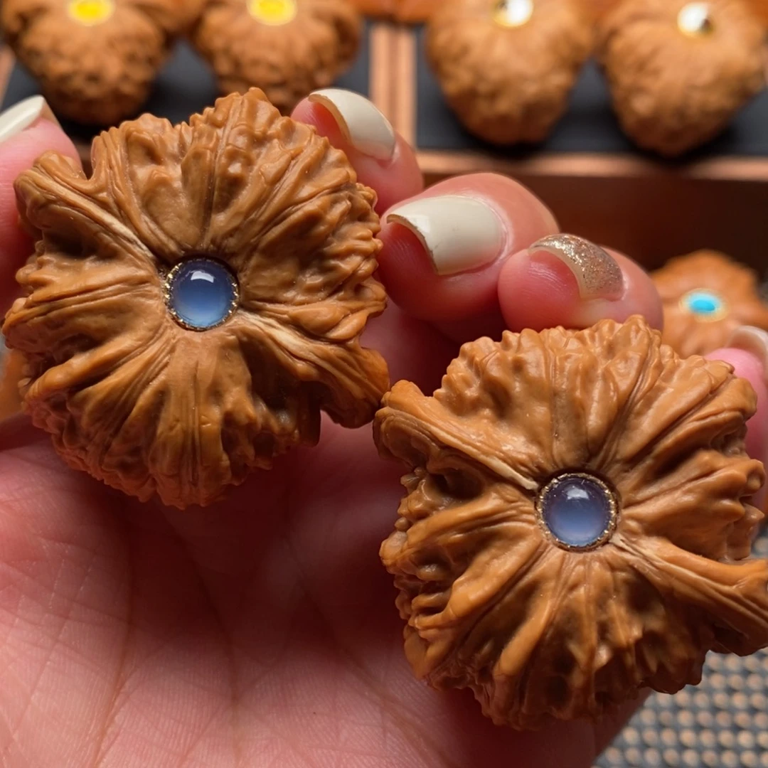 文玩核桃把件44尺寸白狮子