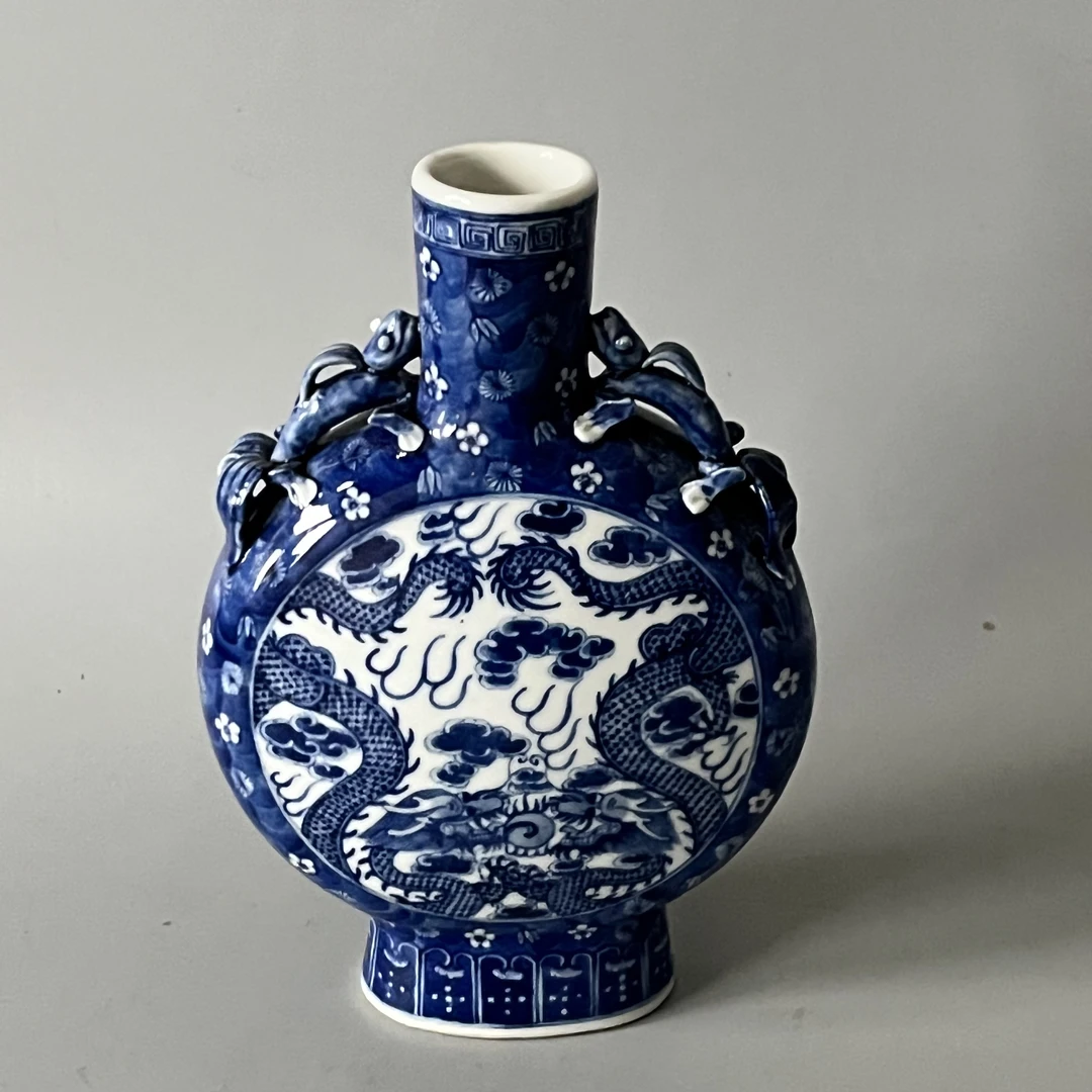 1224 康熙青花龙纹抱月瓶