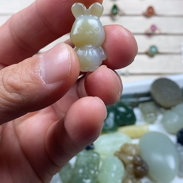 和田玉（糖玉）未镶嵌颈饰