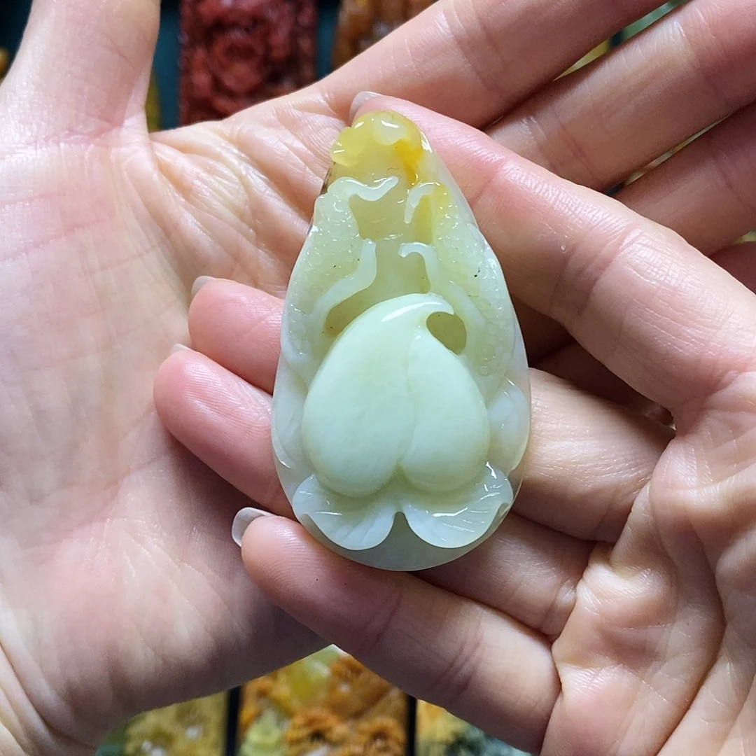 岫玉未镶嵌吊坠(赠链)