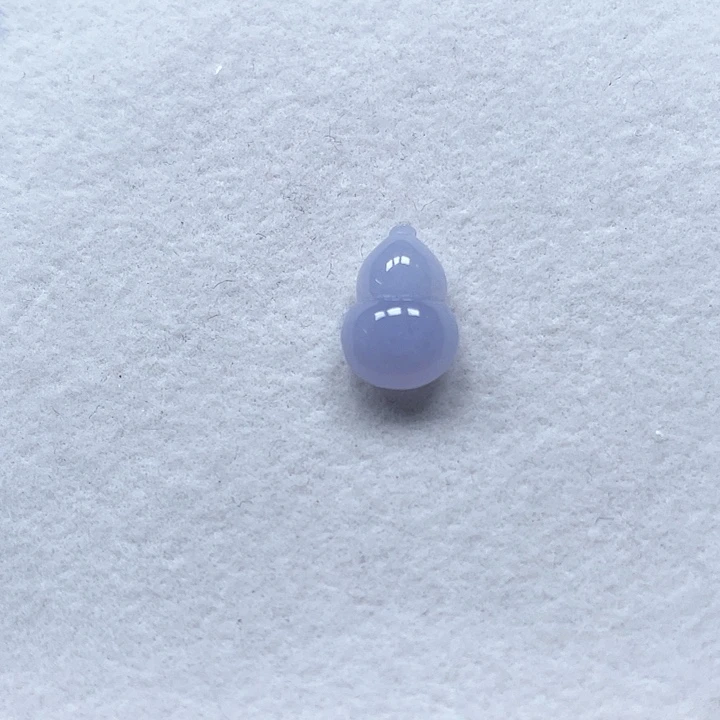 翡翠未镶嵌颈饰葫芦