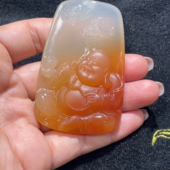 未镶嵌石英质玉（黄龙玉）挂件