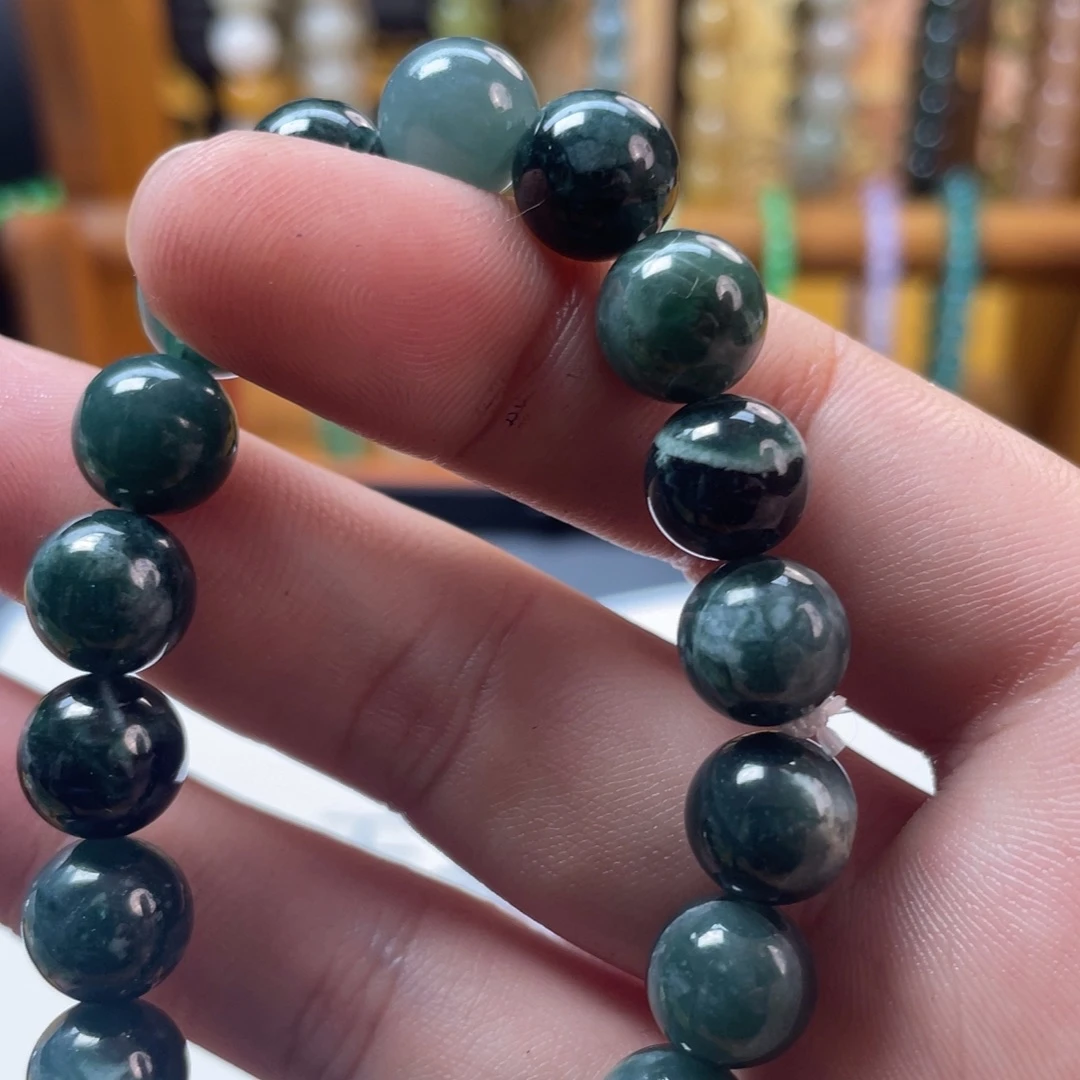 石英质玉未镶嵌颈饰