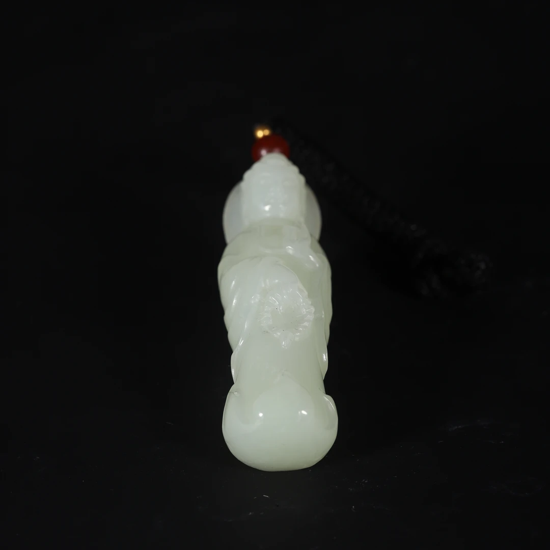 Lot47 民国和田玉观音挂件