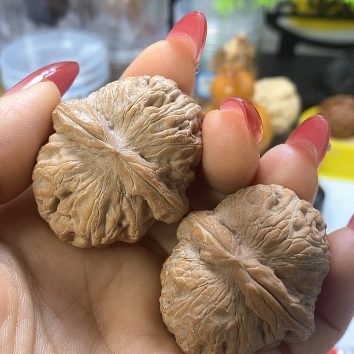 文玩核桃把件半****！元宝全品差一个尺