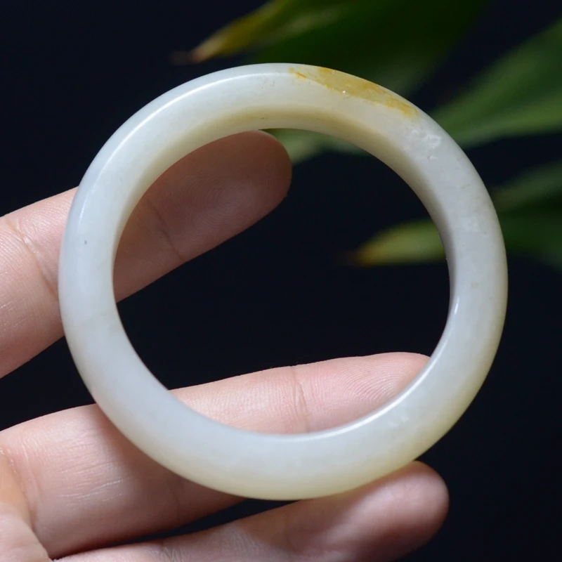 63.2g 新疆和田洒金皮细腻油糯白玉籽料正圆手镯 （W0009）内径53