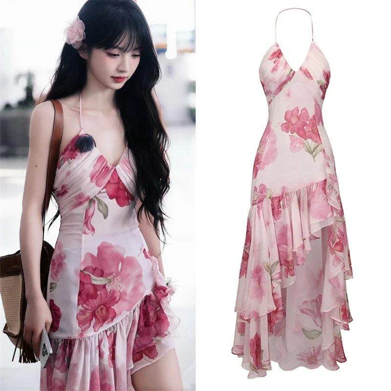 田曦薇红色不对称印花挂脖连衣裙女2025夏新款时尚休闲度假长裙