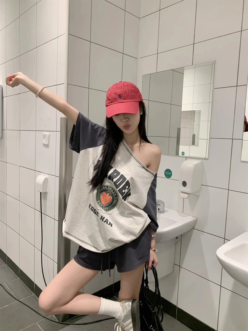 韩系辣妹穿搭女2025夏季新款撞色拼接斜肩短袖上衣抽绳短裤两件套