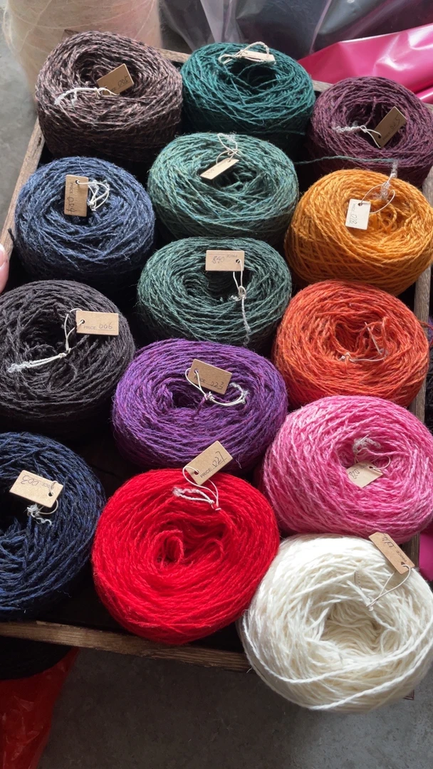 设得兰羊毛线，下单备注颜色，，不备注颜色随机发（5团包邮）