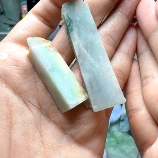 翡翠未镶嵌颈饰27635