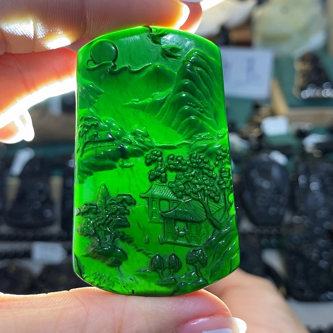 蛇纹石玉未镶嵌颈饰