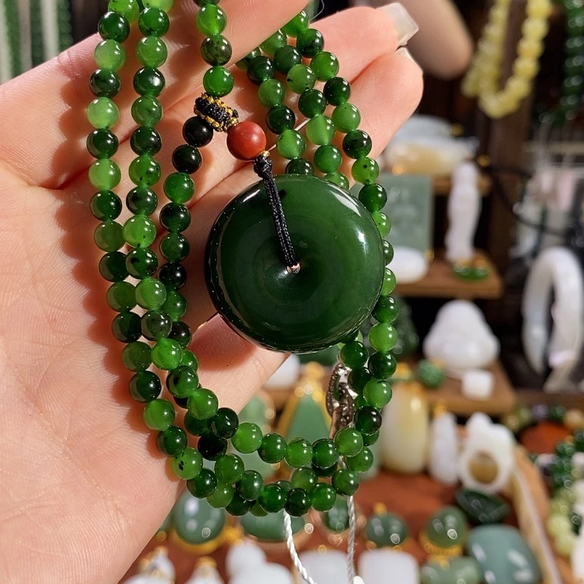 【闪购商品】吊坠(赠链)未镶嵌和田玉