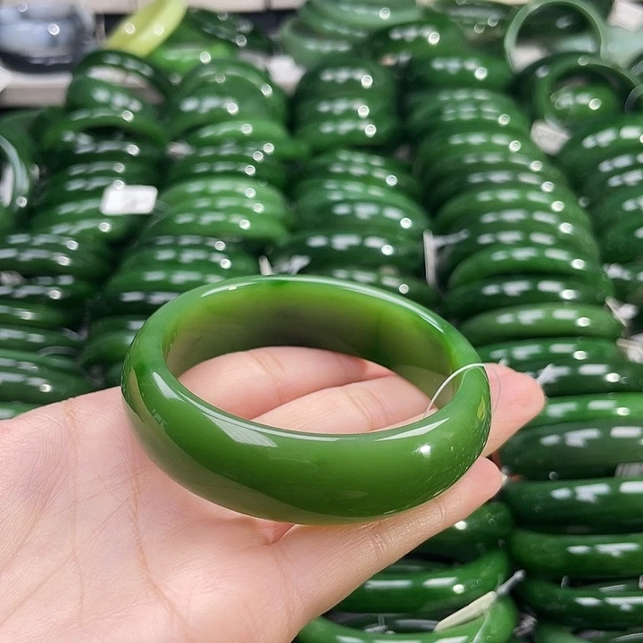 未镶嵌手镯和田玉（碧玉）