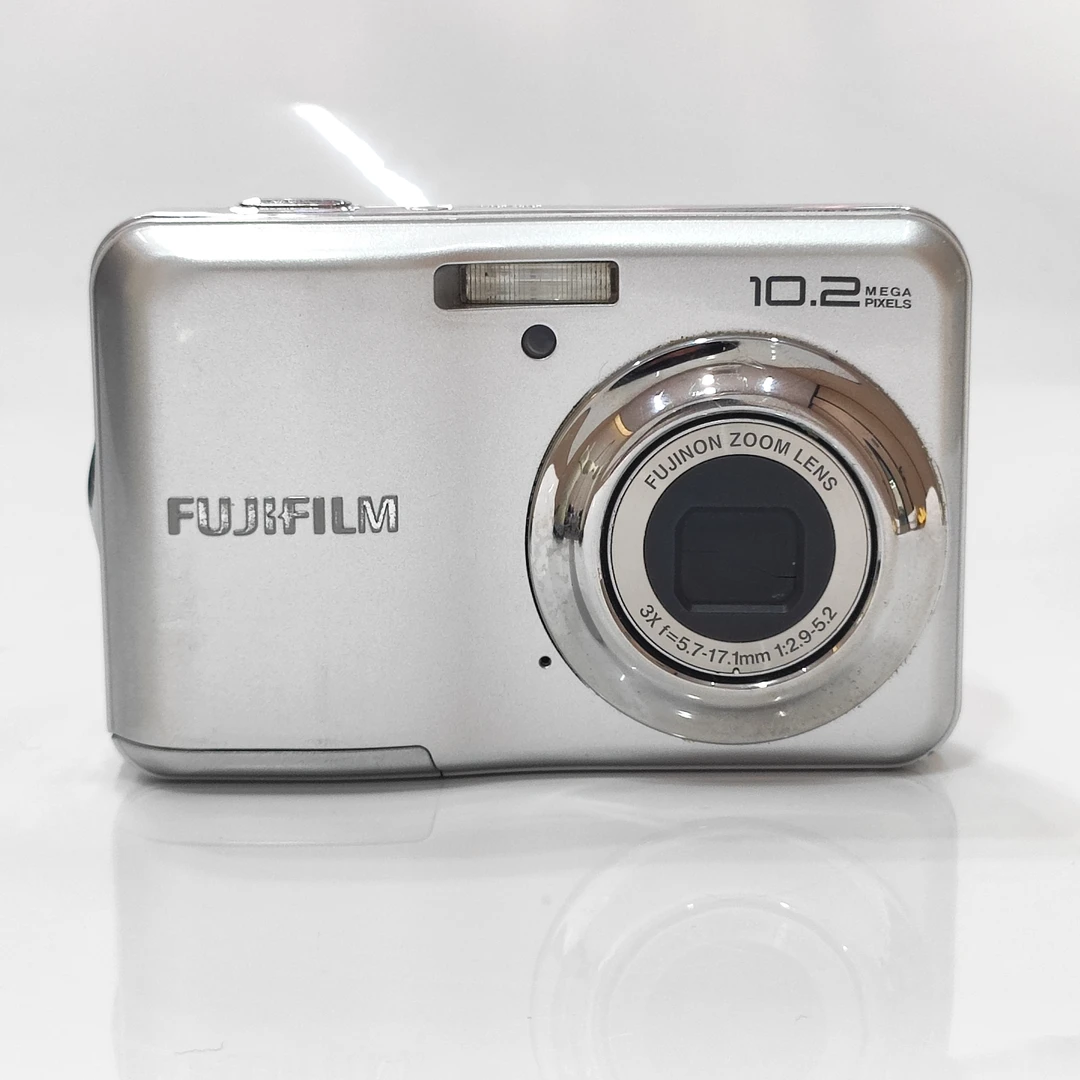 95新 Fujifilm/富士 a175银1020w像素3×光变数码相机自备五号电池