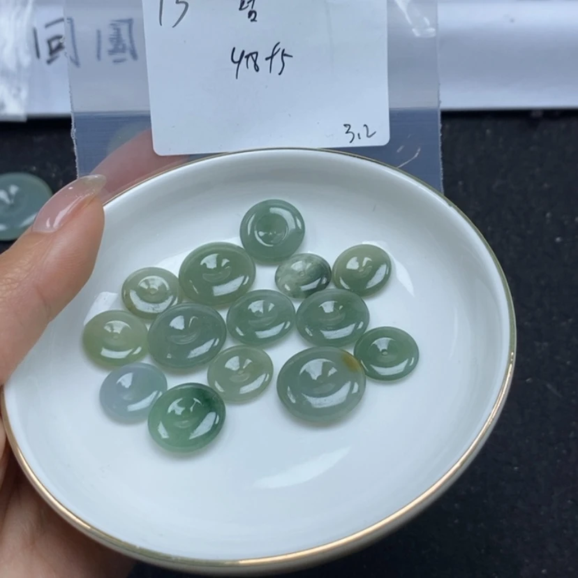 【闪购商品】翡翠颈饰未镶嵌咕****驴