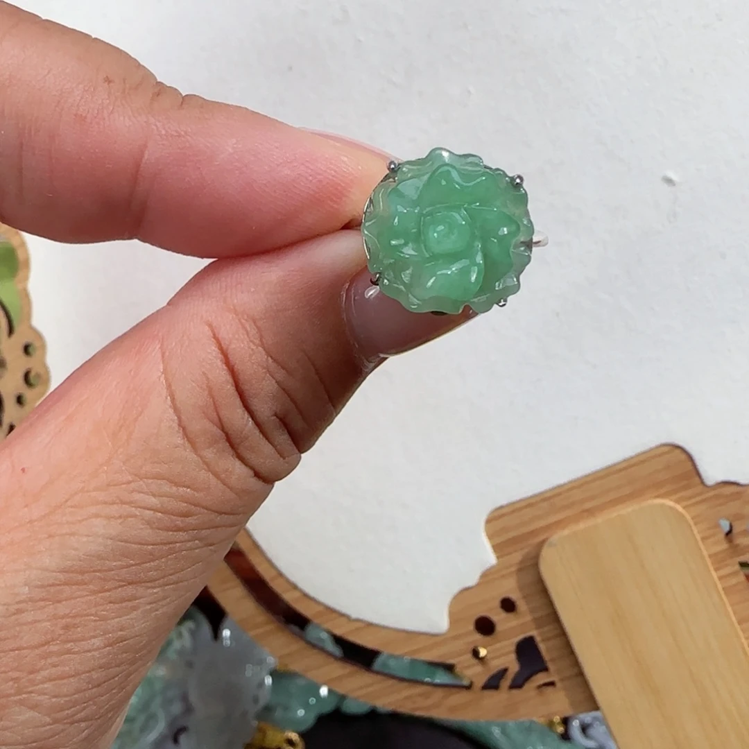 翡翠未镶嵌颈饰仿古