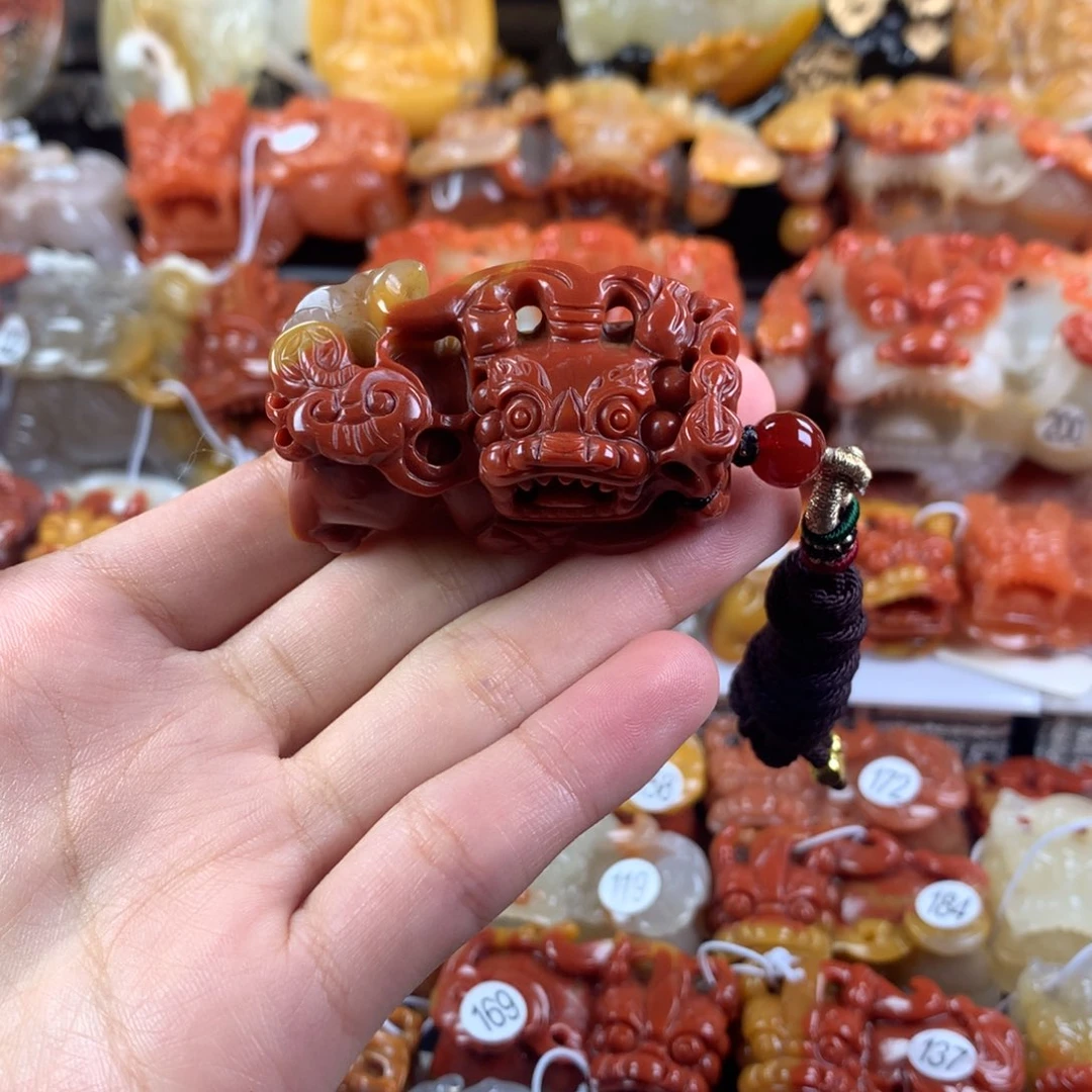 石英质玉（黄龙玉）未镶嵌挂件