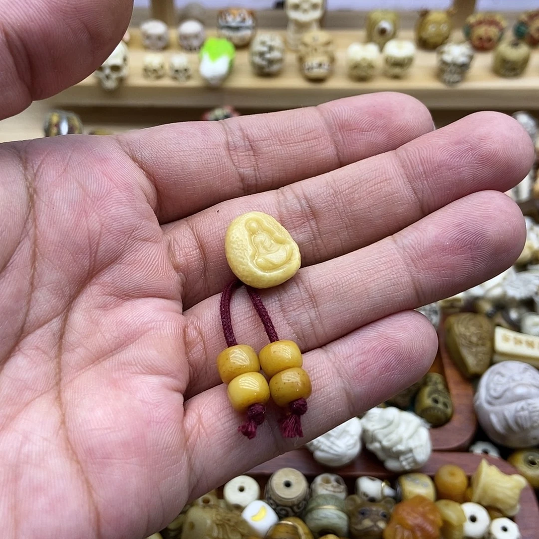 云***月驼骨其他配饰搭配