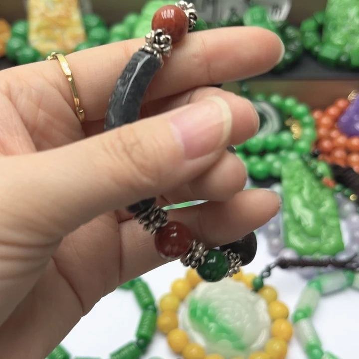 翡翠未镶嵌颈饰手串12