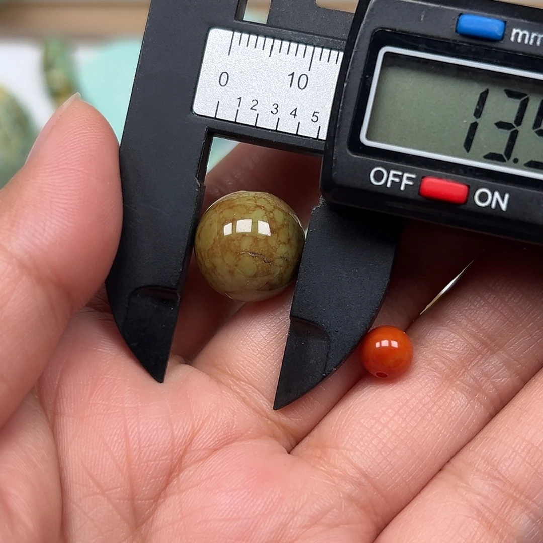 南红玛瑙未镶嵌珠宝奇石