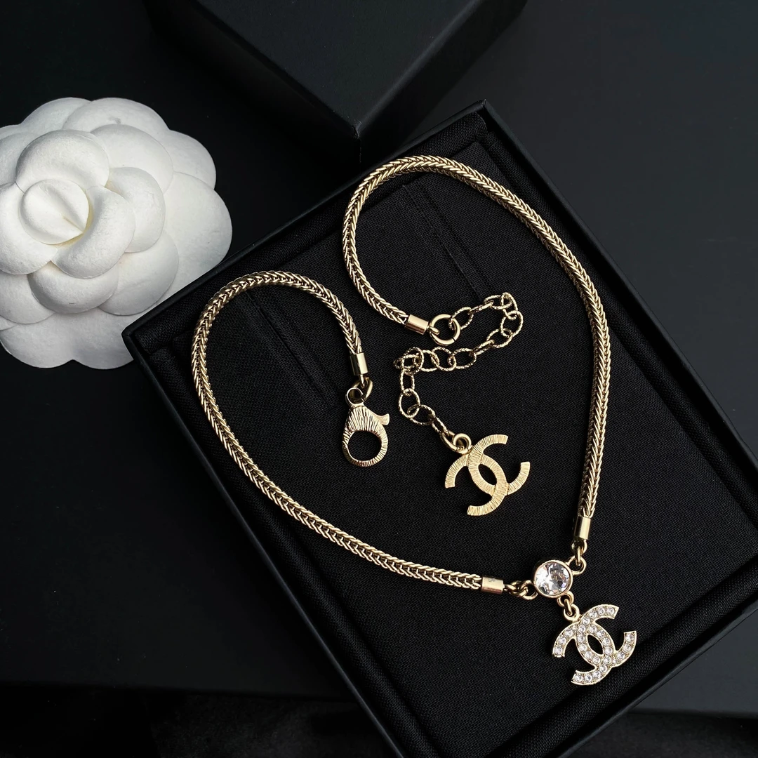 未使用 Chanel/香奈儿 经典双C 香槟金镶钻logo 项链 S5176