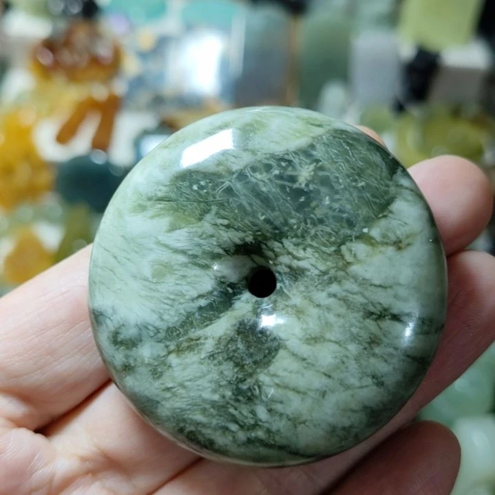 岫玉未镶嵌平安扣