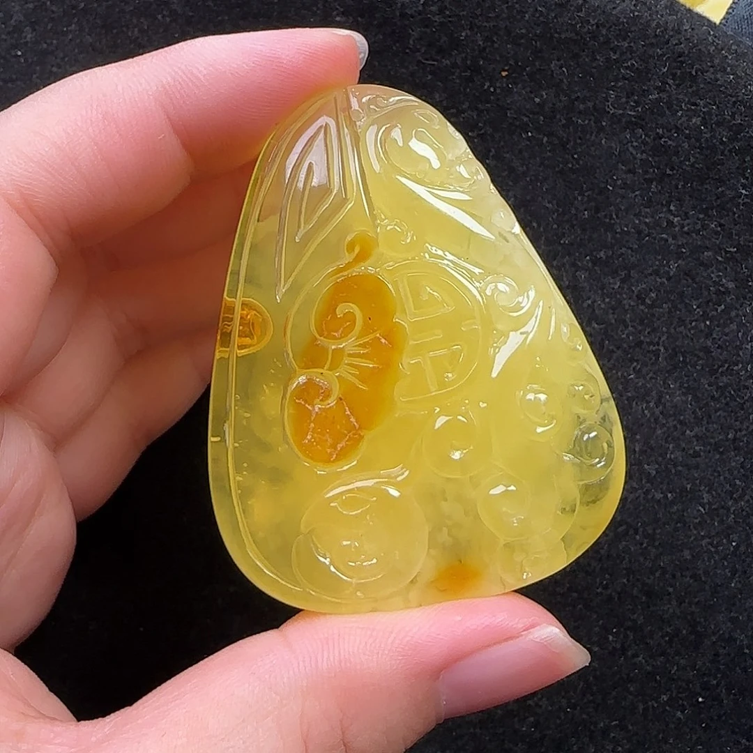 蜜蜡未镶嵌珠宝奇石