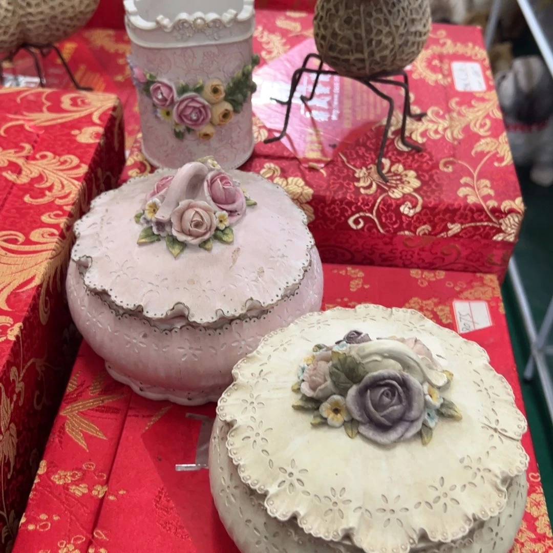 妞***9陶瓷三个不退换工艺品