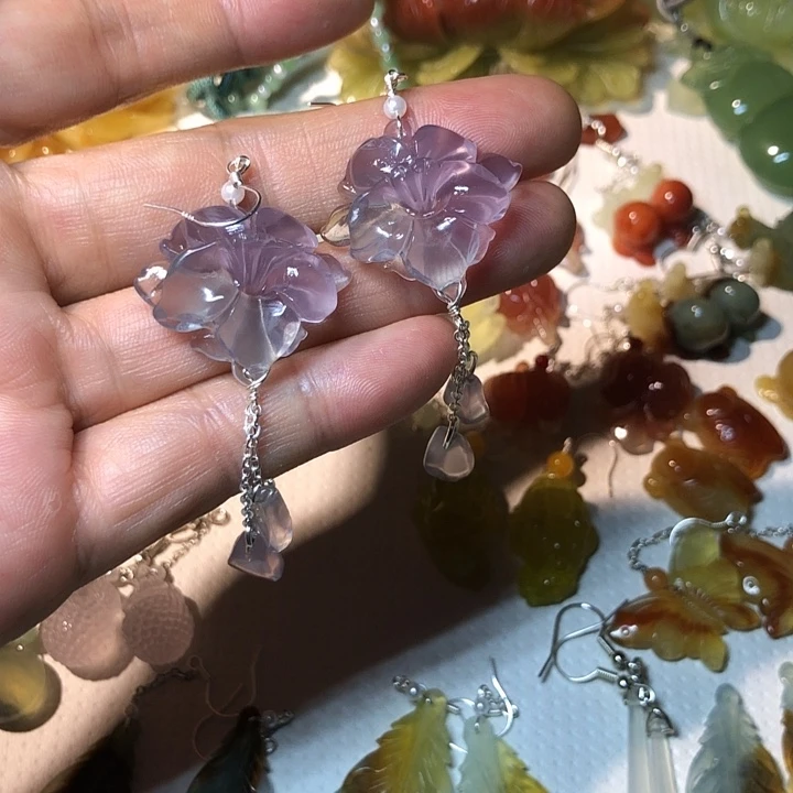 蛇纹石玉未镶嵌挂件许**?