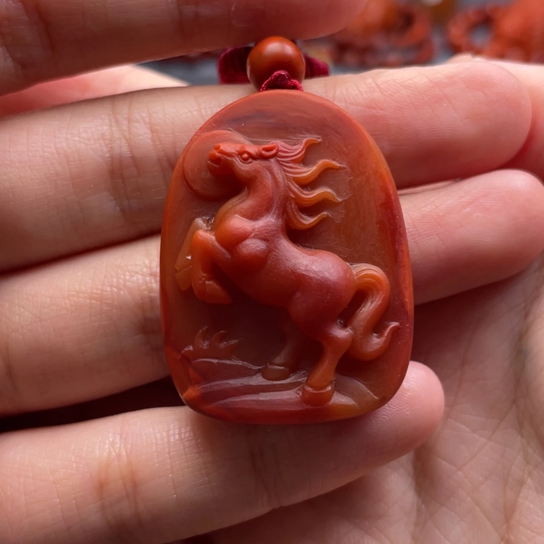 南红玛瑙未镶嵌珠宝奇石马牌吊坠