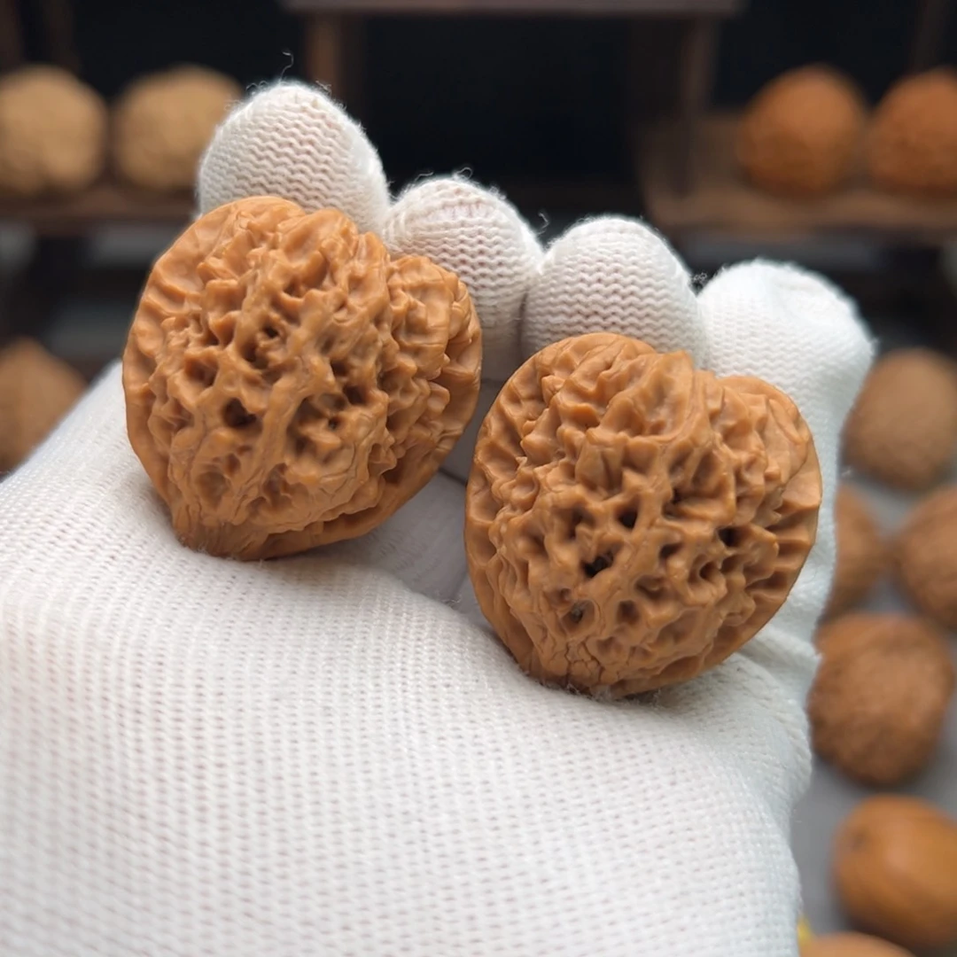 桃核把件太行龙纹33.35.36