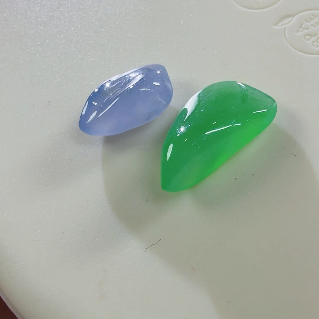 翡翠未镶嵌颈饰裸石