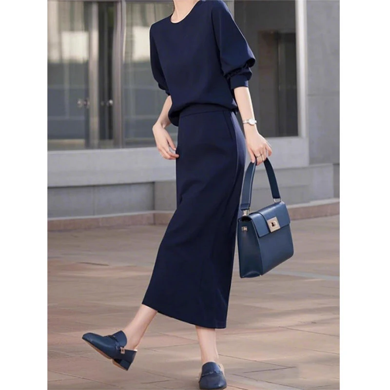 开春穿搭一整套气质轻奢高级感减龄洋气时尚小香风蓝色卫衣套装裙