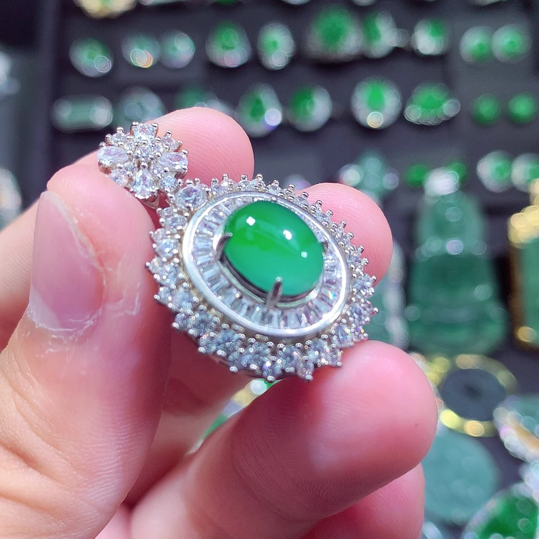 翡翠未镶嵌颈饰挂件