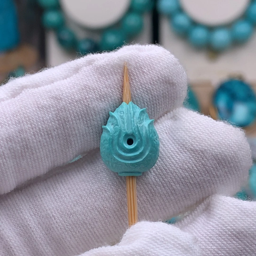 绿松石未镶嵌珠宝奇石