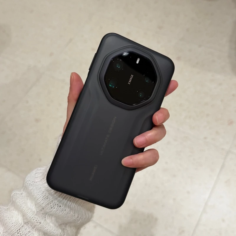 适用于华为Mate80rs手机壳非凡大师全包防摔软边新款简约磨砂黑色
