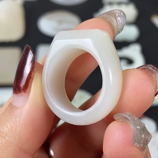 和田玉（糖玉）未镶嵌挂件